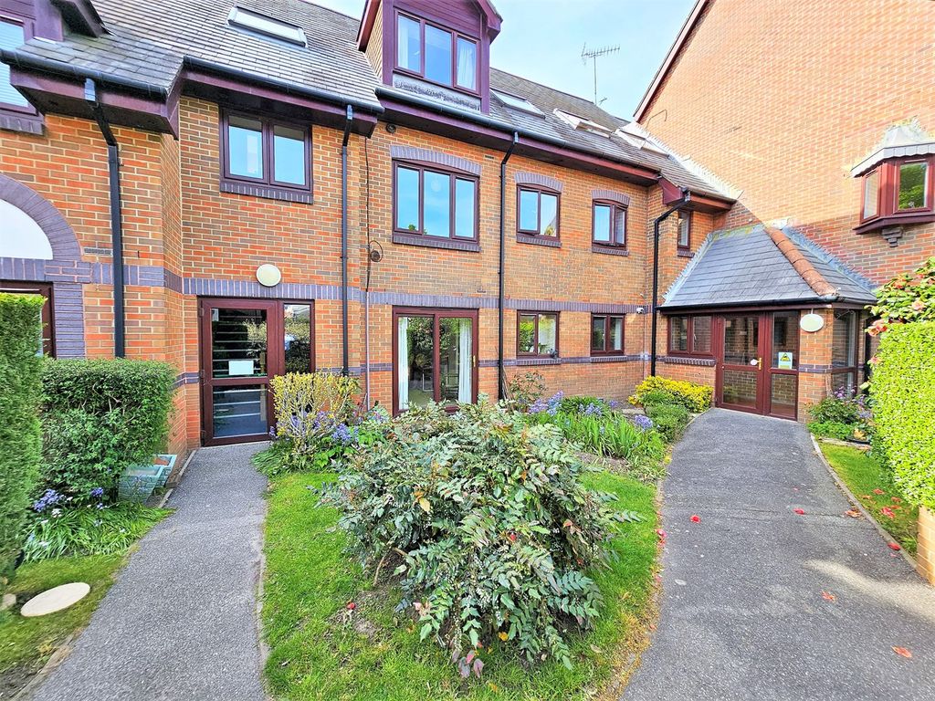1 bed property for sale in 9 Vallis Close, Baiter Park, Poole BH15 Zoopla
