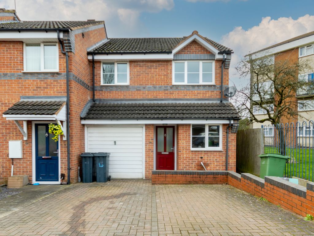 3 bed end terrace house to rent in Wallbrook Street, Coseley WV14, £