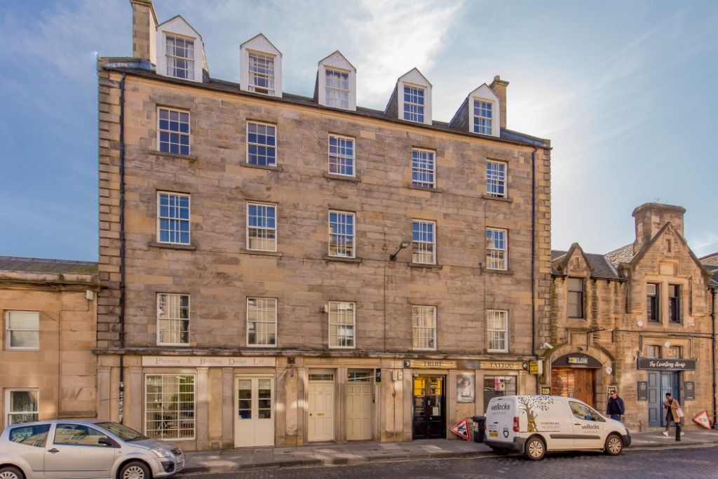 2 bed flat to rent in West Nicolson Street, Newington, Edinburgh EH8, £