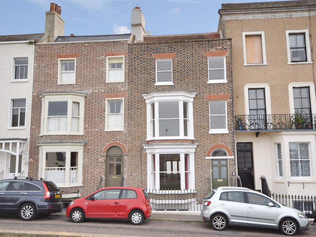 4 bed property for sale in Trinity Square, Margate CT9 Zoopla