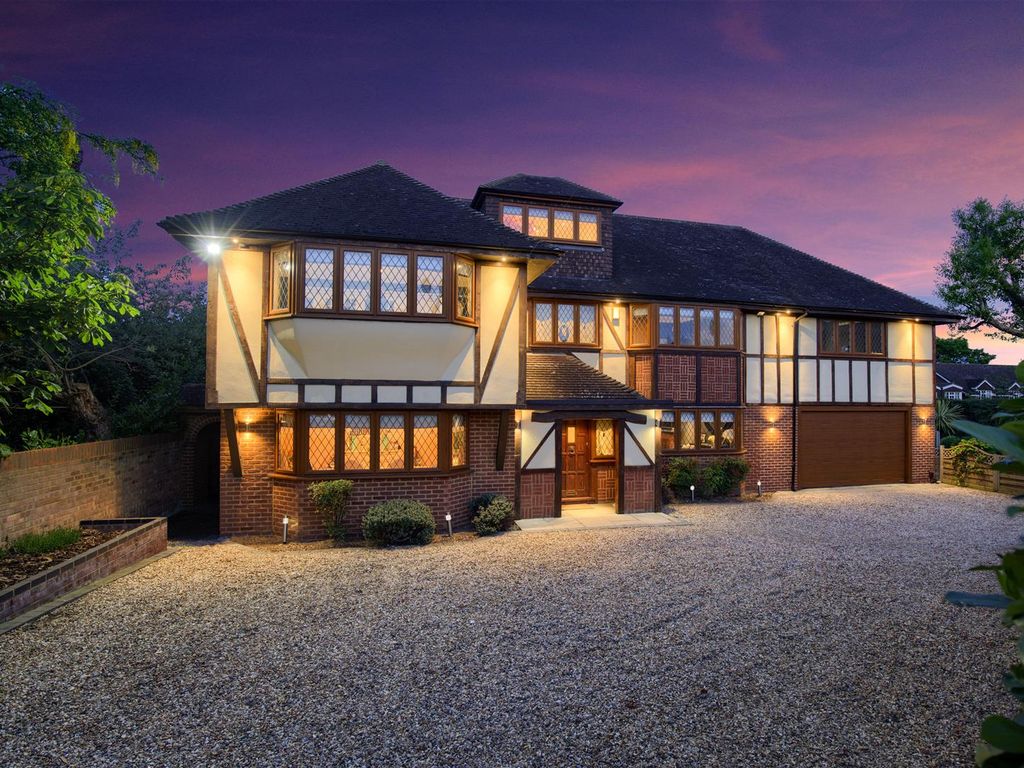 7 bed detached house for sale in Park Lane, Broxbourne EN10 - Zoopla