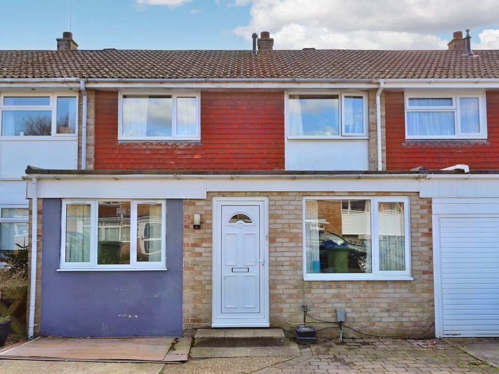 4 bed terraced house for sale in Beacon Way, Park Gate SO31 Zoopla