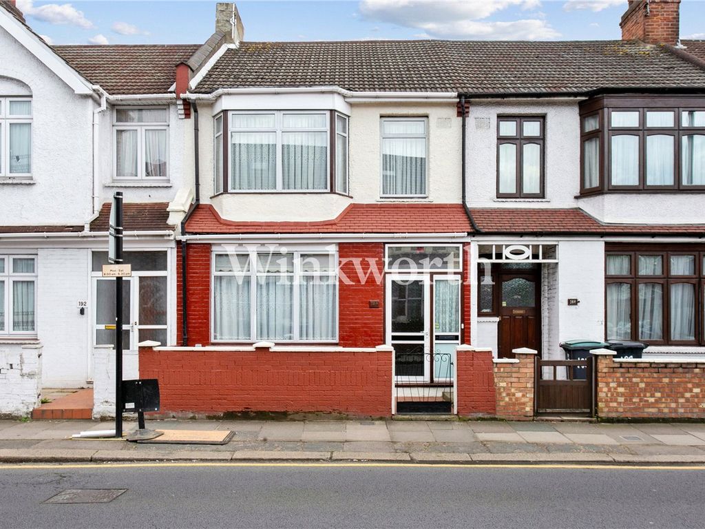 3 bed terraced house for sale in Westbury Avenue, London N22, £600,000