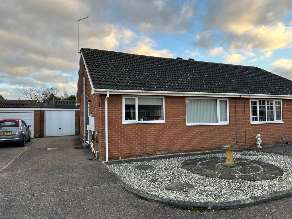 2 bed semidetached bungalow for sale in Dryhurst Close, Norton