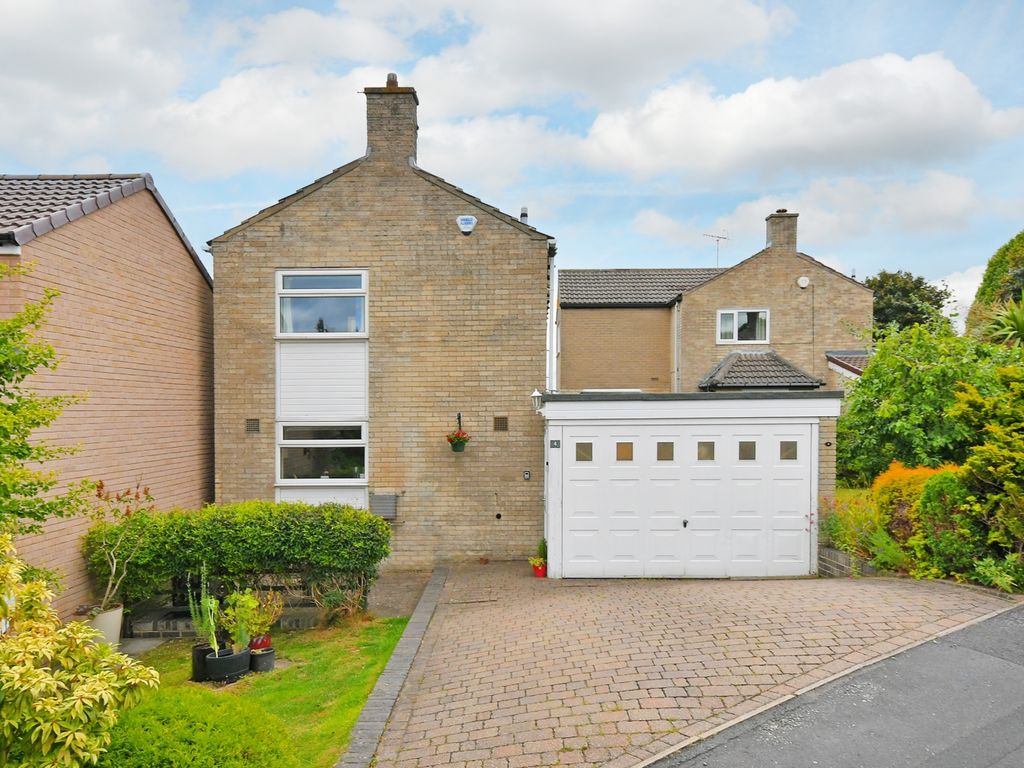 3 bed detached house for sale in Crofton Rise, Dronfield, Derbyshire