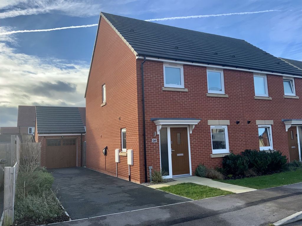 3 bed semidetached house for sale in Foxfield Way, Nottingham NG2, £