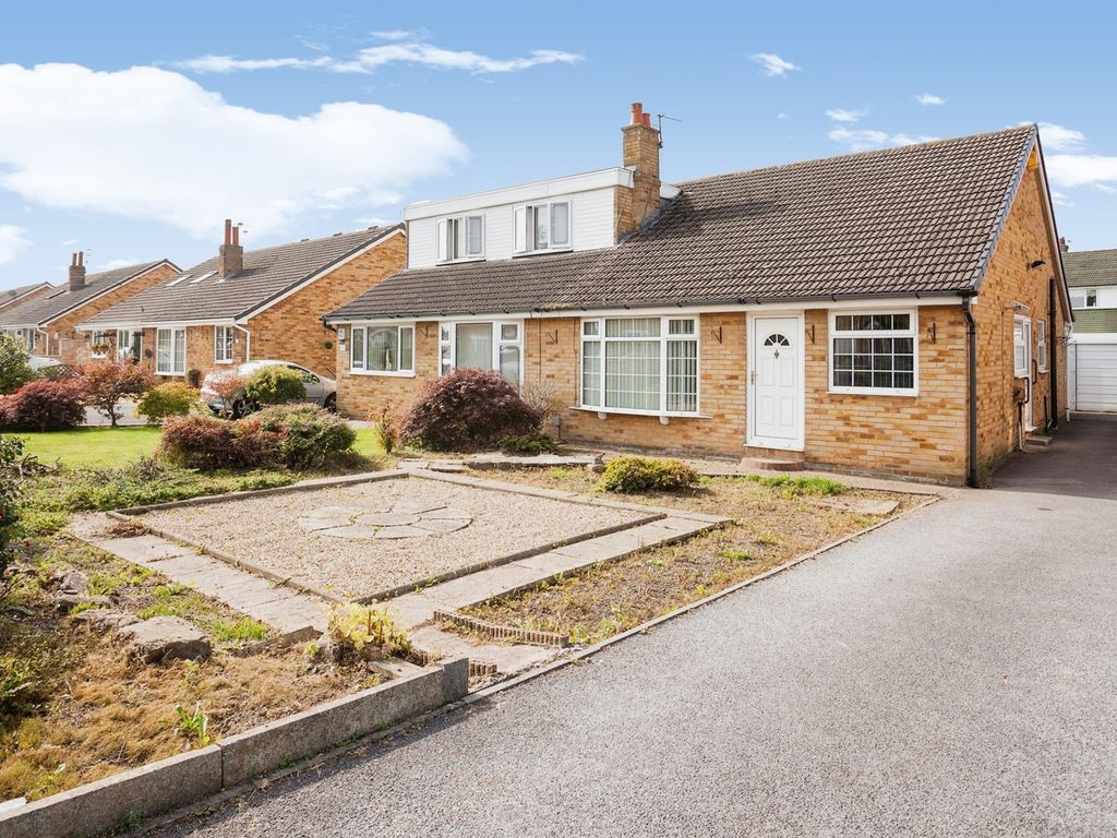 2 bed semidetached bungalow for sale in Thornleigh Avenue, Wakefield