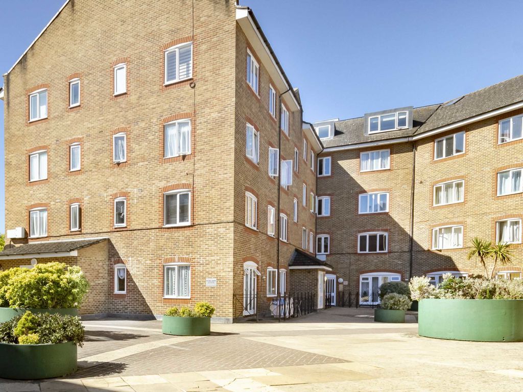 2 bed flat to rent in Church Road, London W3, £1,751 pcm Zoopla