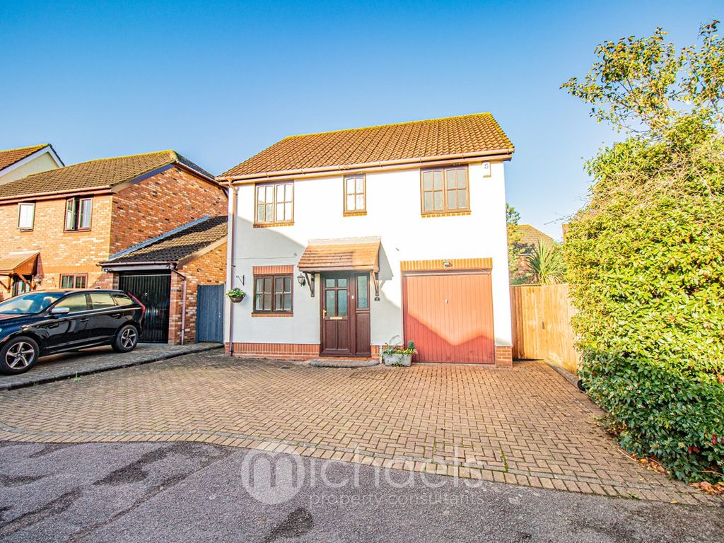 4 bed detached house for sale in Snowberry Court, Braintree CM7, £