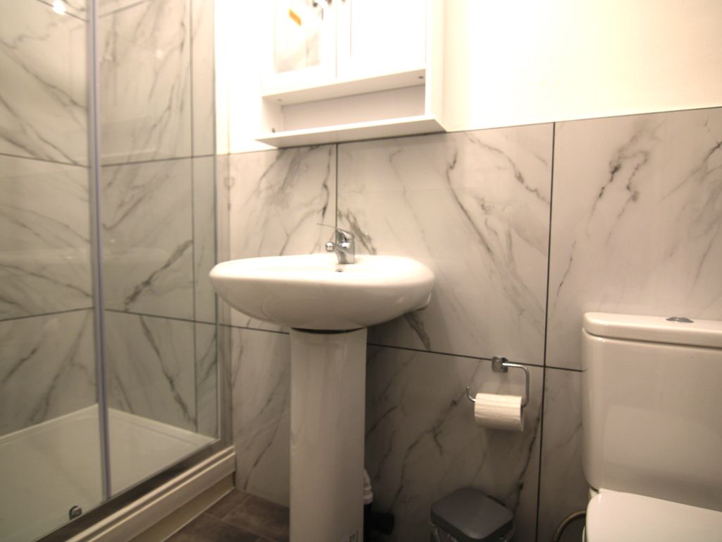 Studio to rent in Willingdon Road, London N22, £1,200 pcm Zoopla