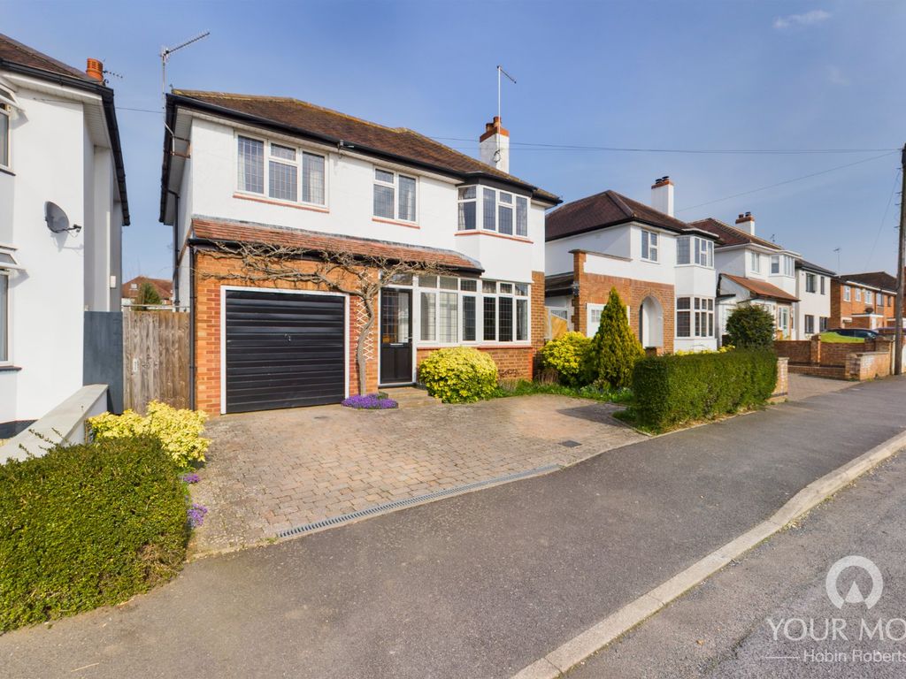 4 bed detached house for sale in Foxgrove Avenue, Kingsthorpe