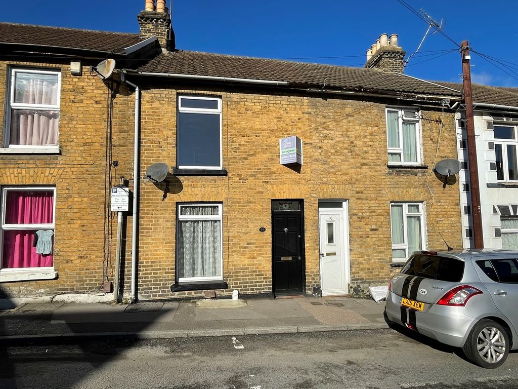 3 bed terraced house to rent in James Street, Gillingham ME7 Zoopla