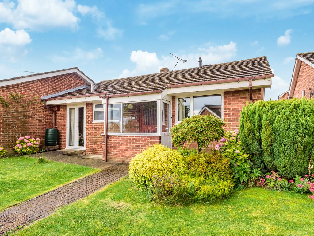 2 bed terraced bungalow for sale in Bramshaw Close, Winchester SO22