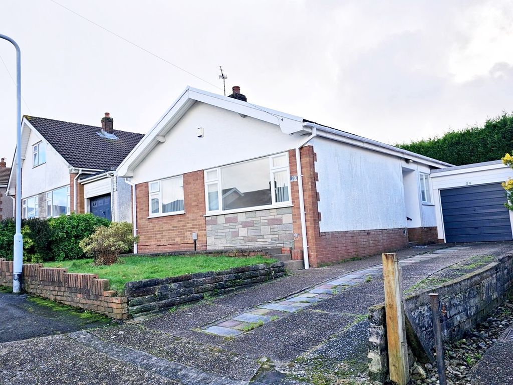 3 bed detached bungalow for sale in Twyni Teg, Killay, Swansea, City