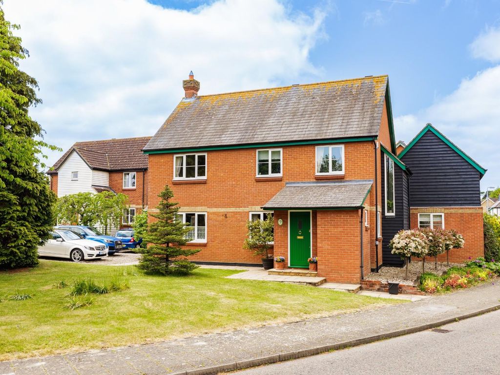 5 bed detached house for sale in Lukins Drive, Dunmow CM6 Zoopla
