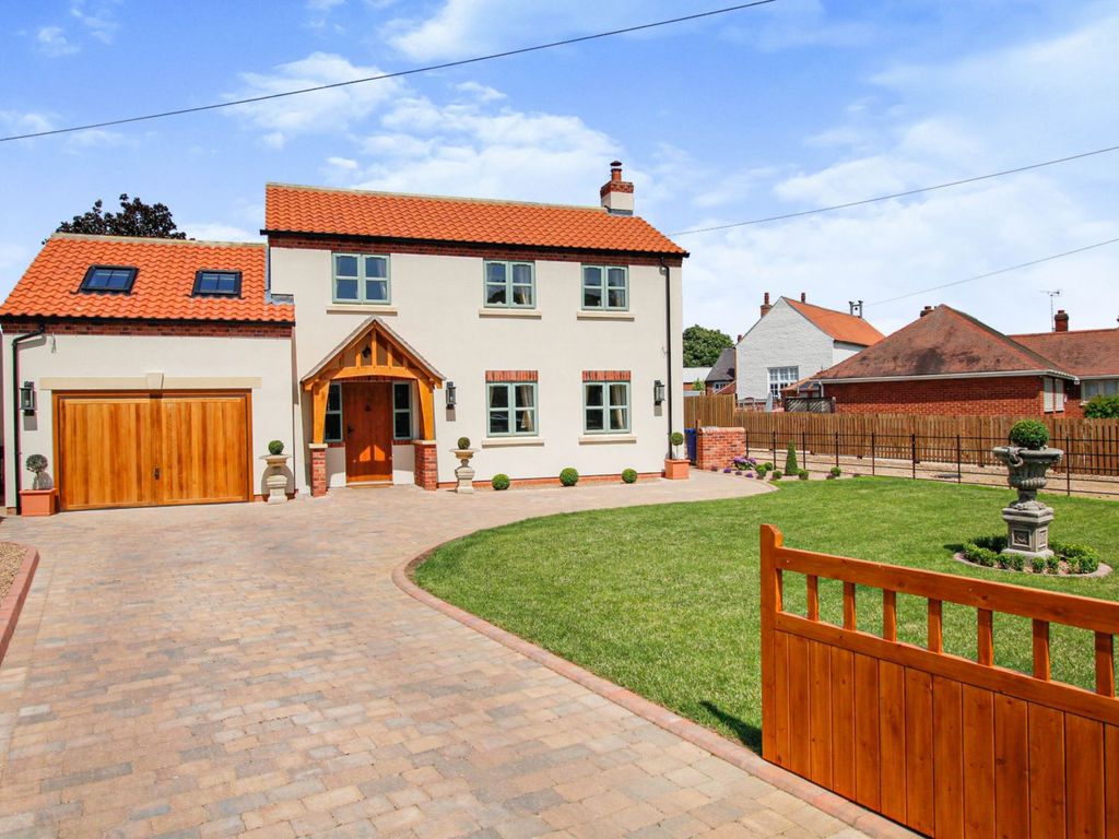 4 bed detached house for sale in Rectory Lane, Finningley, Doncaster