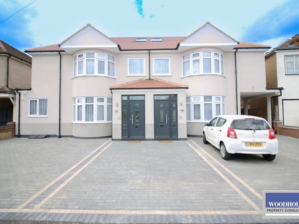 Studio to rent in Hedworth Avenue, Waltham Cross EN8 Zoopla