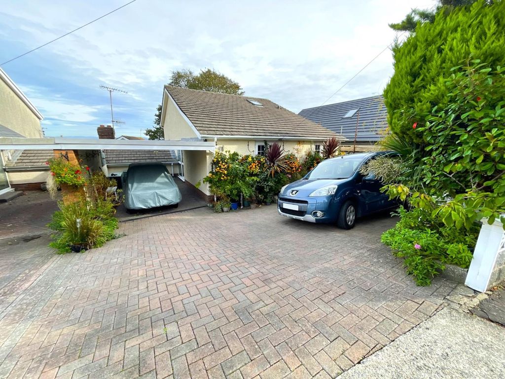 4 bed semidetached house for sale in Heatherslade Close, Langland