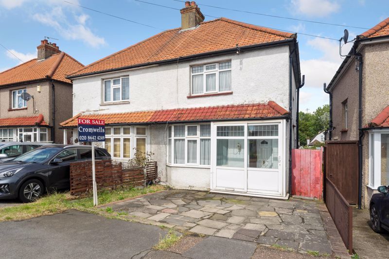 3 bed semidetached house for sale in Gander Green Lane, North Cheam