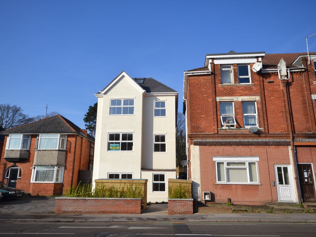 2 bed flat to rent in Bournemouth Road, Parkstone, Poole BH14 Zoopla