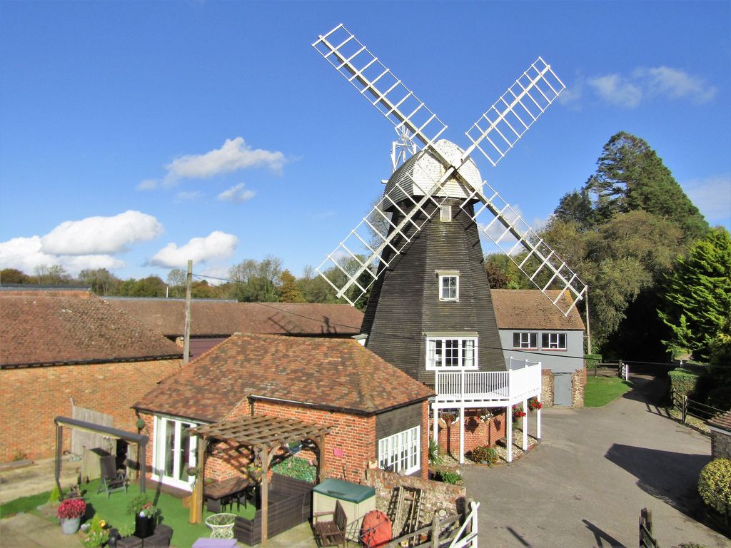 3 bed detached house for sale in Bowl Road, Charing TN27, £600,000 Zoopla