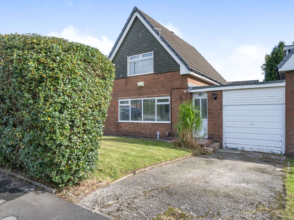 3 bed linkdetached house for sale in Standfield Drive, Manchester M28
