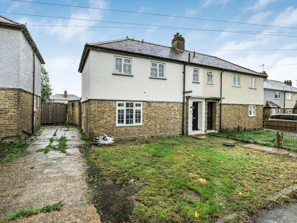 3 bed semidetached house for sale in Marlborough Road, Hillingdon