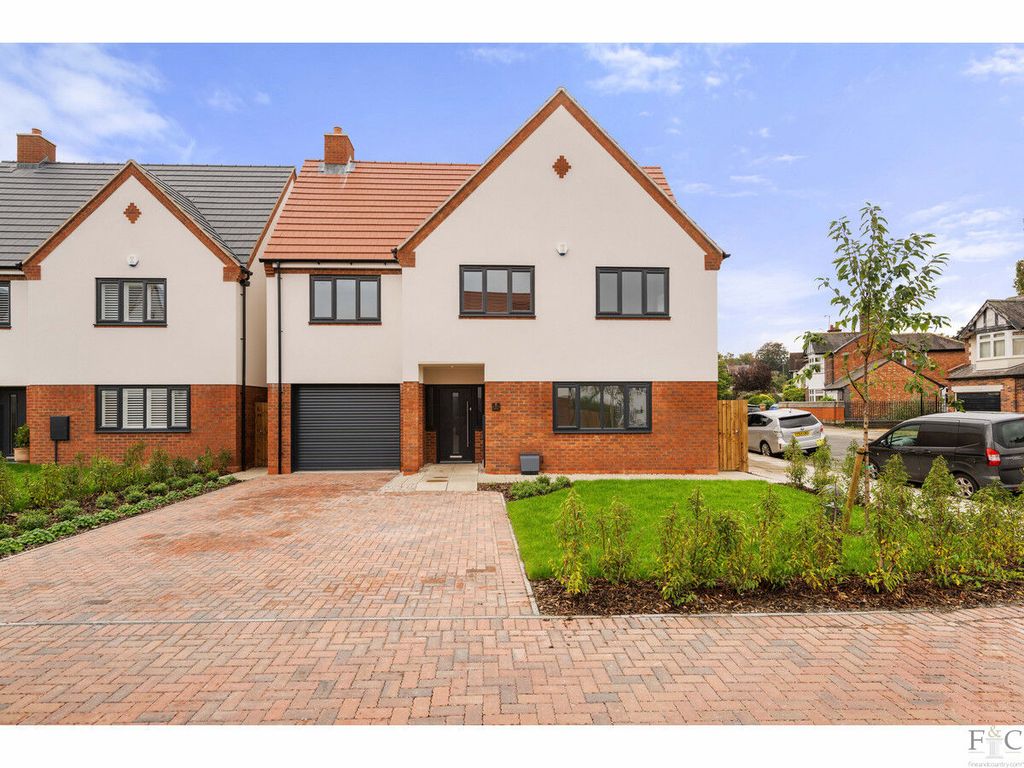 5 bed detached house for sale in Ashfield Road, Leicester LE2, £815,000