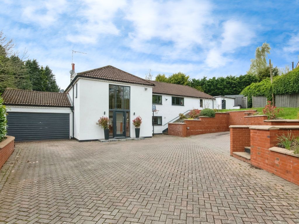 6 bed detached bungalow for sale in Redditch Road, Birmingham B38, £