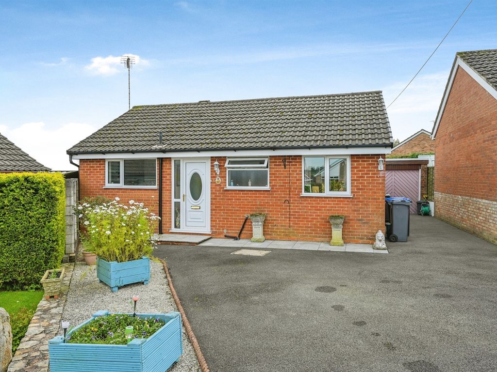2 bed detached bungalow for sale in Well Close, Hulland Ward, Ashbourne