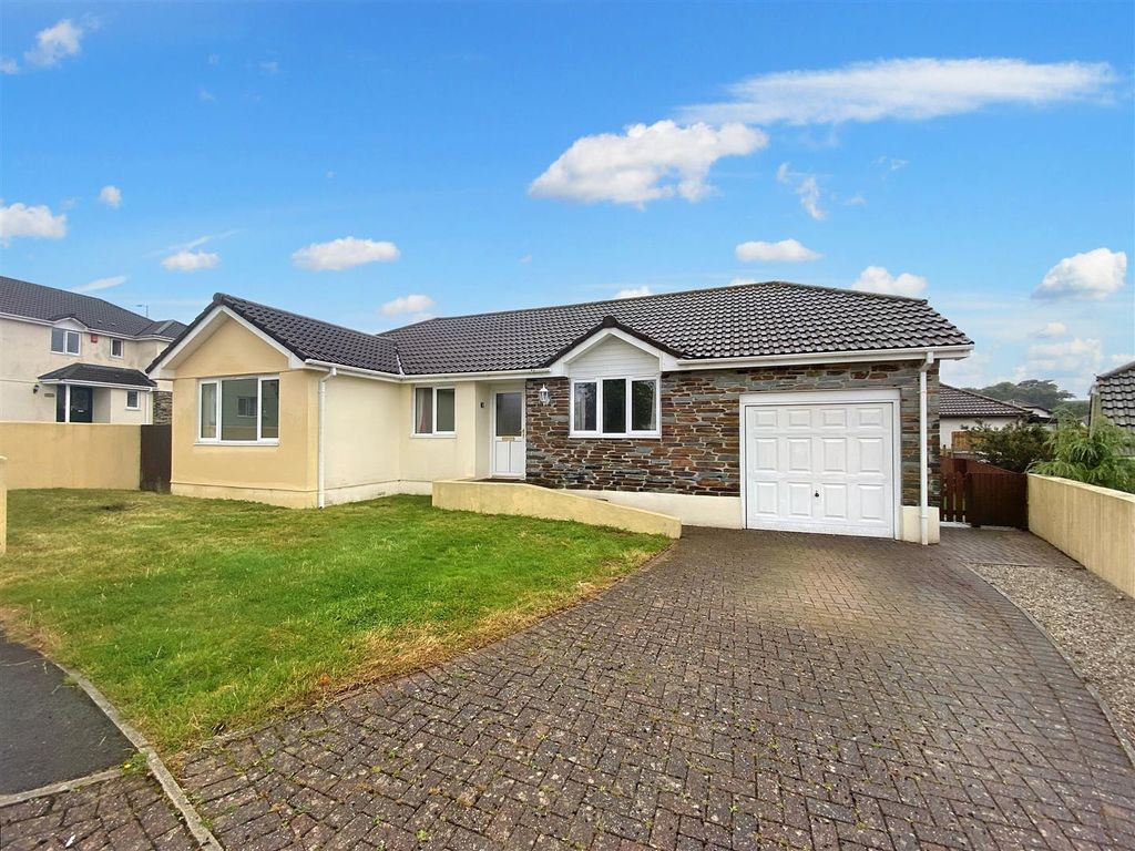 3 bed bungalow to rent in Shires Way, Roche PL26 Zoopla