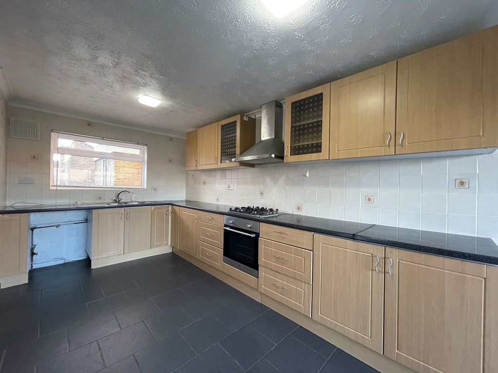 3 bed terraced house to rent in Stamford Walk, Corby NN18 Zoopla