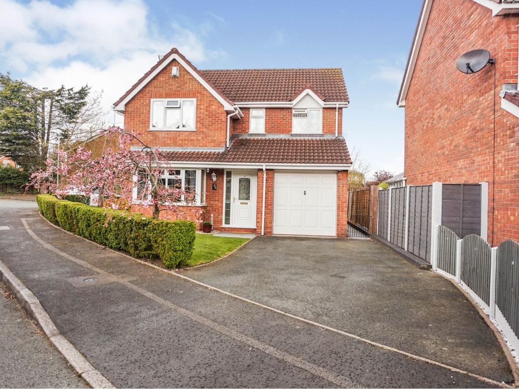 4 bed detached house for sale in Honeysuckle Drive, Featherstone