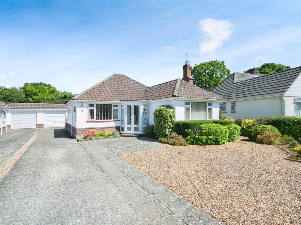 2 bed detached bungalow for sale in Southwood Close, Ferndown BH22, £