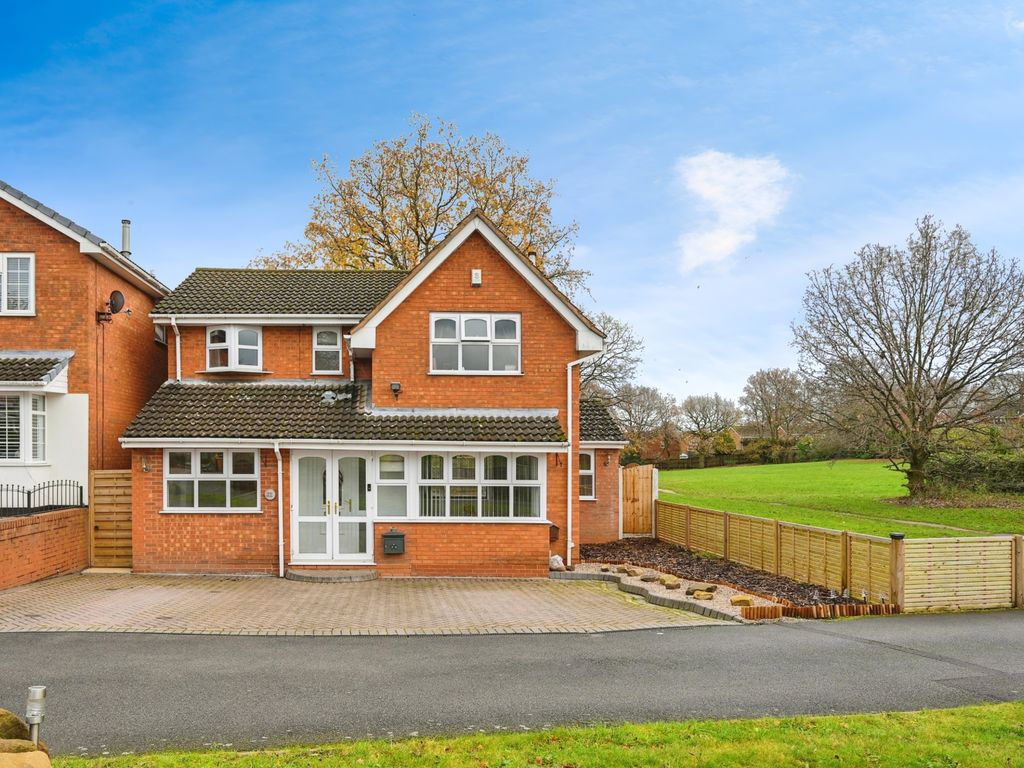 4 bed detached house for sale in Huntsmans Gate, Burntwood WS7, £