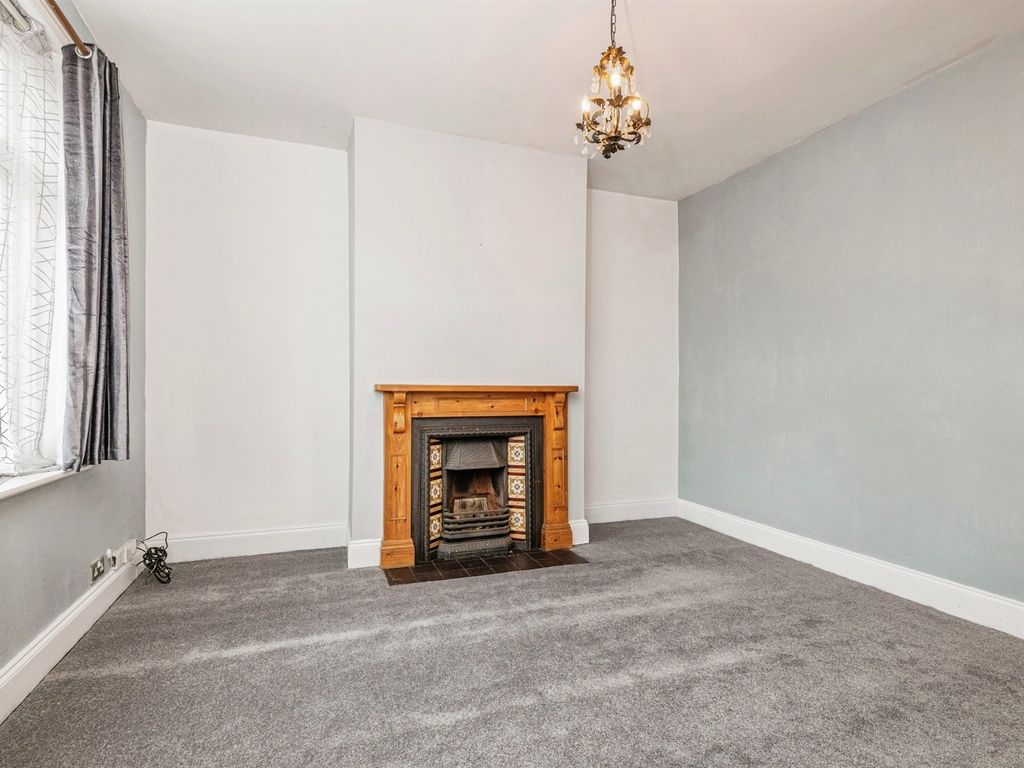 2 bed end terrace house for sale in Broad Lane, Kirkstall, Leeds LS13