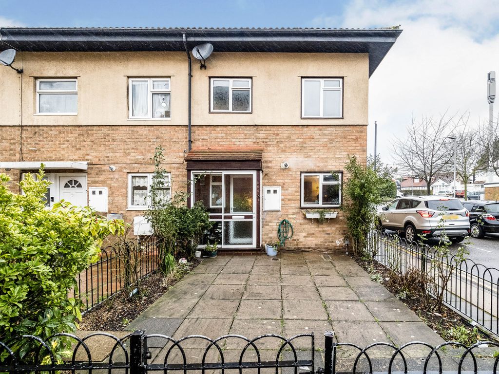 3 bed end terrace house for sale in Tiptree Crescent, Clayhall, Ilford