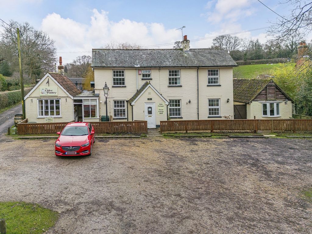 5 bed cottage for sale in Pound Lane, Burley, Hampshire. BH24 Zoopla