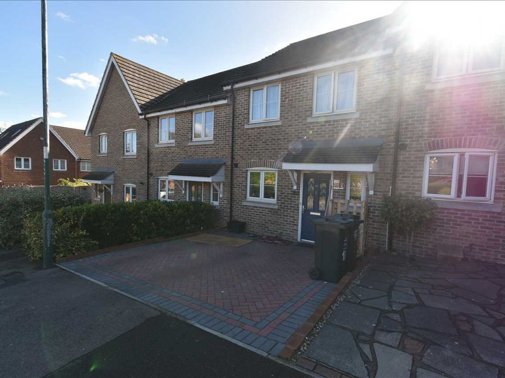 3 bed property to rent in Vaughan Close, Dartford DA1 Zoopla