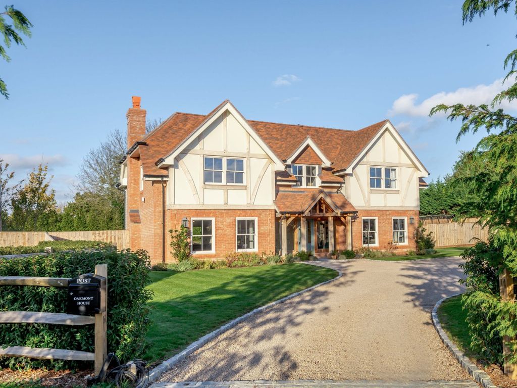 4 bed detached house for sale in Oakmont Lane, Waltham St. Lawrence