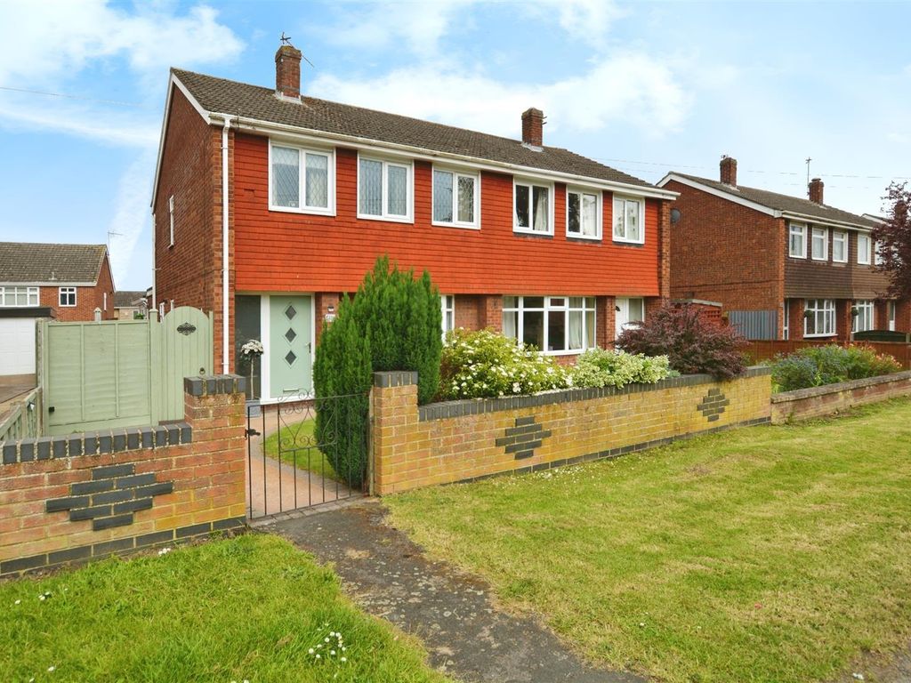 3 bed semidetached house for sale in Bottesford Lane, Bottesford