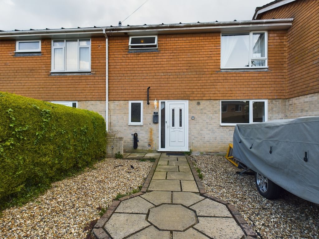 3 bed terraced house to rent in Barlows Road, Gutteridge Lane, Tadley