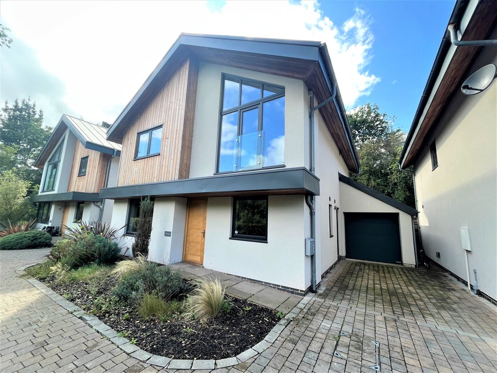 4 bed detached house to rent in Bridge, Exeter EX4, £2,500 pcm