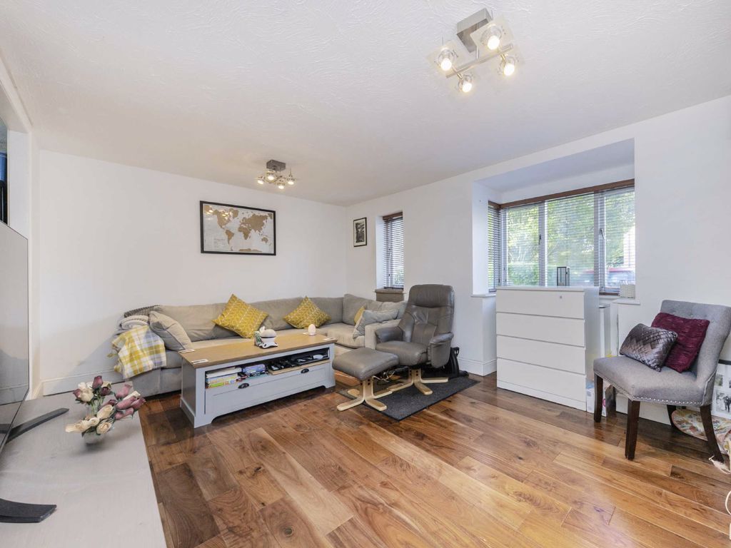 Woodgate Drive, London SW16  