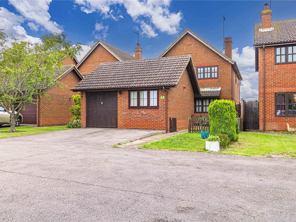 4 bed detached house for sale in Knolls View, Leighton Road, Northall, Buckinghamshire LU6, £