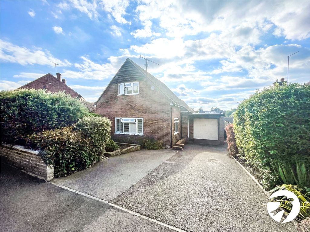 3 bed detached house to rent in Hall, Borough Green, Sevenoaks, Kent TN15, £1,700 pcm