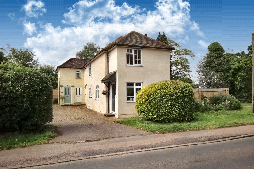 2 bed end terrace house for sale in Bedmond Road, Leverstock Green