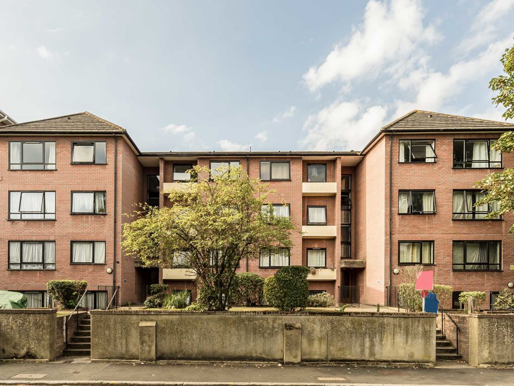 2 bed flat for sale in Surbiton Road, Kingston Upon Thames KT1, £380,000 Zoopla