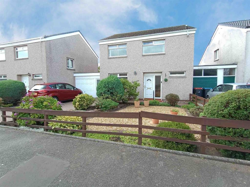 4 bed linkdetached house for sale in Noblehill Avenue, Dumfries DG1, £