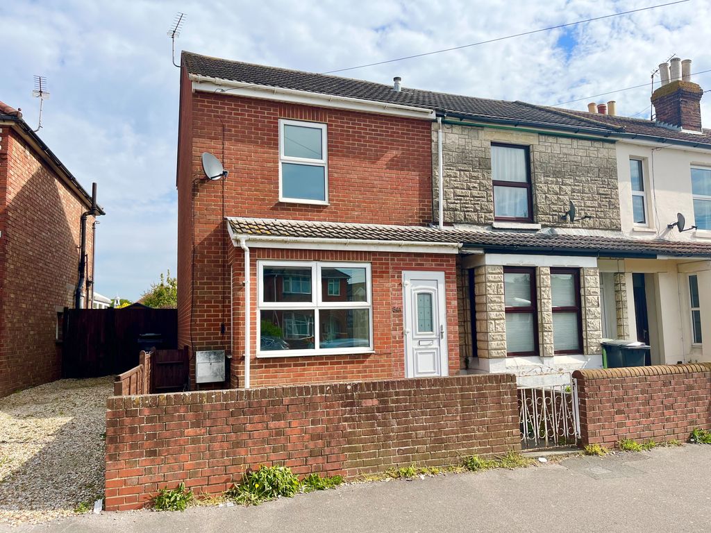 2 bed end terrace house to rent in Chestnut Avenue, Eastleigh SO50 Zoopla
